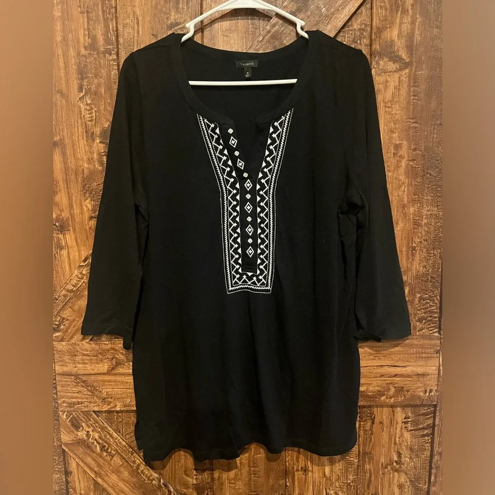 Talbots Womens‎ black and white Vneck top Aztec boho western size medium EUC